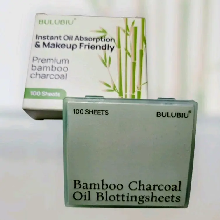 Bamboo Charcoal Oil Blotting Sheets - Puff and Mirror (100 Sheets)