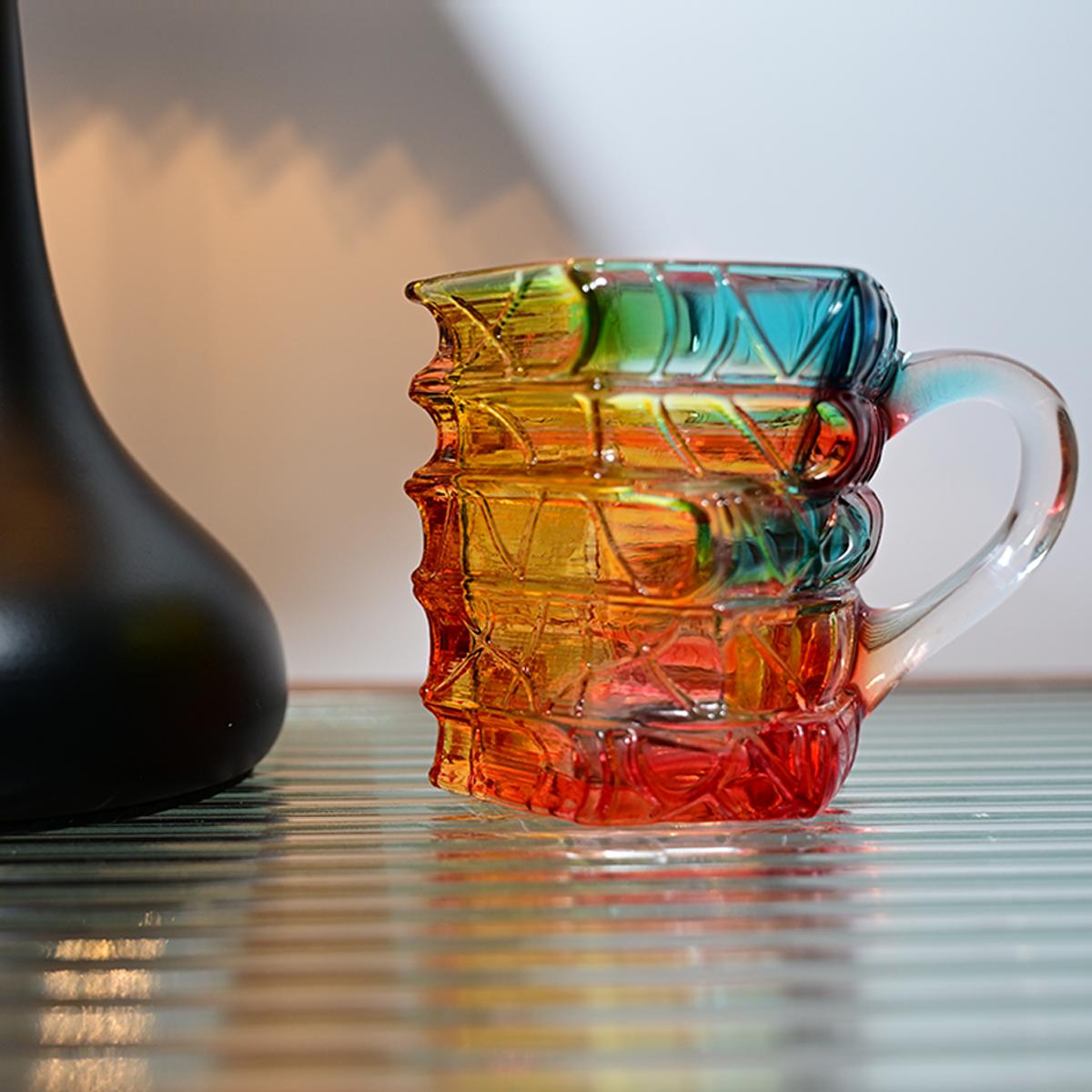 This 3D painted ceramic book-shaped mug is a unique, stackable coffee cup, the perfect gift for literature lovers, a creative and colorful book-themed gift, and a high-value gift for your boyfriend or girlfriend. It is reusable.