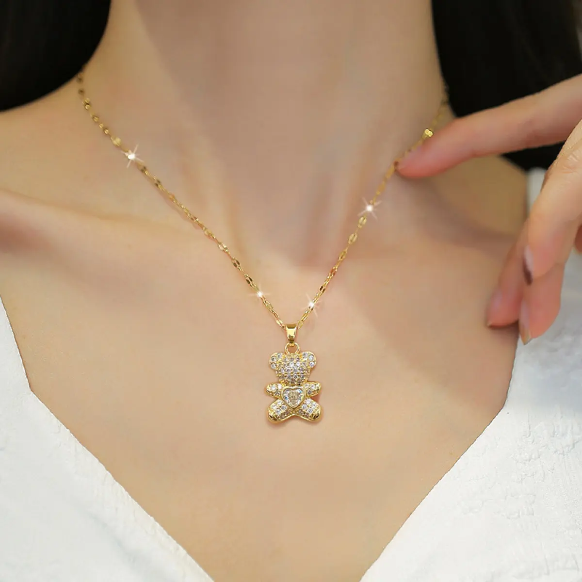 Women's Diamond Inlaid Bear Pendant Clavicle Bling Necklace - Exquisite Trendy Animal Pendant, Light Luxury Casual All-Match Heart-Shaped Costume Jewelry, Exquisite Trendy Pendant, Heart Necklaces