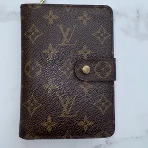 Pre-owned Louis Vuitton FINAL SALE Small Leather Goods Monogram Porte Papier Zippe Wallet