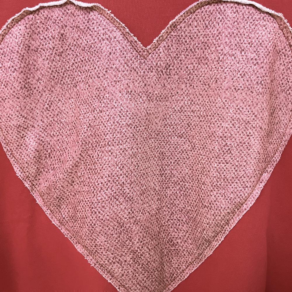 SageVell 100% Cotton Red Heart Patch Sweatshirt Cute Textured Fleece Heart Pullover Cozy Casual Top for Women Long Sleeve Loose Fit Round Neck Hoodie