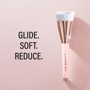 JLO BEAUTY Hydrating Cream Skincare Brush, Patented Applicator with Soft Bristles for Hygienic, Skin-Friendly Use, Cosmetics Brush, Skin Friendly Brush
