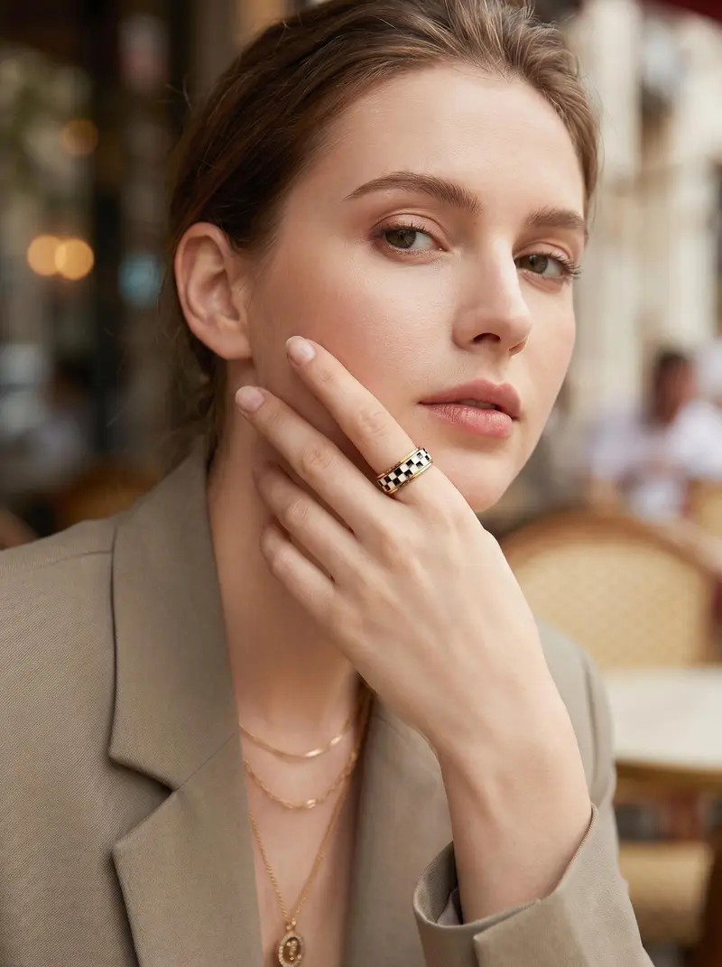 Virelyn Checkered Print Fidget Finger Ring - 18K Gold-Plated Stainless Steel, Unisex Adults' Geometric Stress Relief Fashion Accessory, Quirky Gifts for Women, Daily Wear Costume Gold Rings Accessories Virelyn Checkered Print Fidget Finger Ring - 18K Gold-Plated Stainless Steel, Unisex Adults' Geometric Stress Relief Fashion Accessory, Quirky Gifts for Women, Daily Wear Costume Gold Rings Accessories