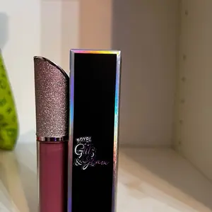 Royal Glitz & Glam Grand Dutchess Lipstick