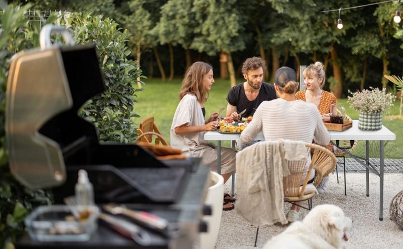 WGCTEK 4FT FOLDING TABLE, PLASTIC FOLD IN HALF TABLE OUTDOOR INDOOR, WITH HANDLE AND LOCK - WHITE WGCTEK 4FT FOLDING TABLE, PLASTIC FOLD IN HALF TABLE OUTDOOR INDOOR, WITH HANDLE AND LOCK - WHITE