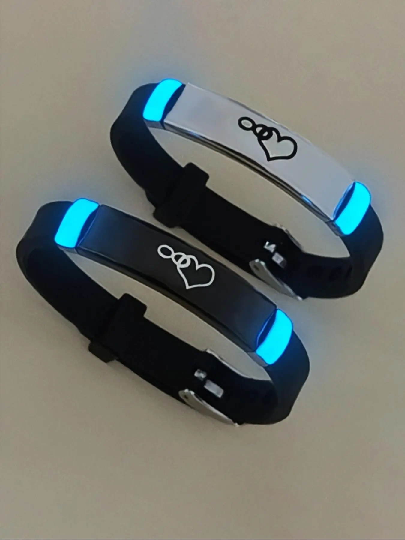 Night Glow Love Heart Pattern Couple Bracelets Set, Cute Valentine's Day Gift, Romantic Promise Jewelry, Unisex All Seasons Accessory, Luminous Bracelets, Heart Shaped Bracelet, Couples Bracelet Set, Matching Heart Bracelets, Bracelet For Couples