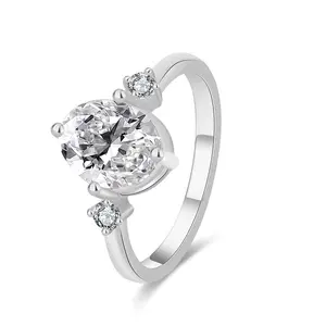 #40 (Oval 2CT）925 Sterling Silver Synthetic Moissanite Ring