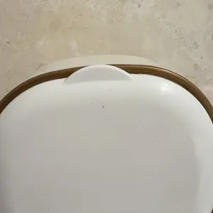 Wall-Mounted Bathroom Soap Dish with Drainage Box and Flip Lid, Waterproof Punch-Free Soap Holder Tray for Shower to Keep Soap Bars Dry, Soap Saver