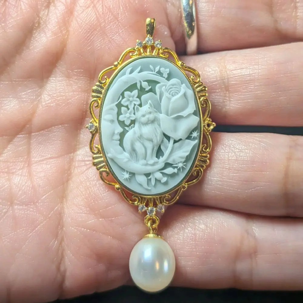 Cat Moon Rose Golden Green with Pearl