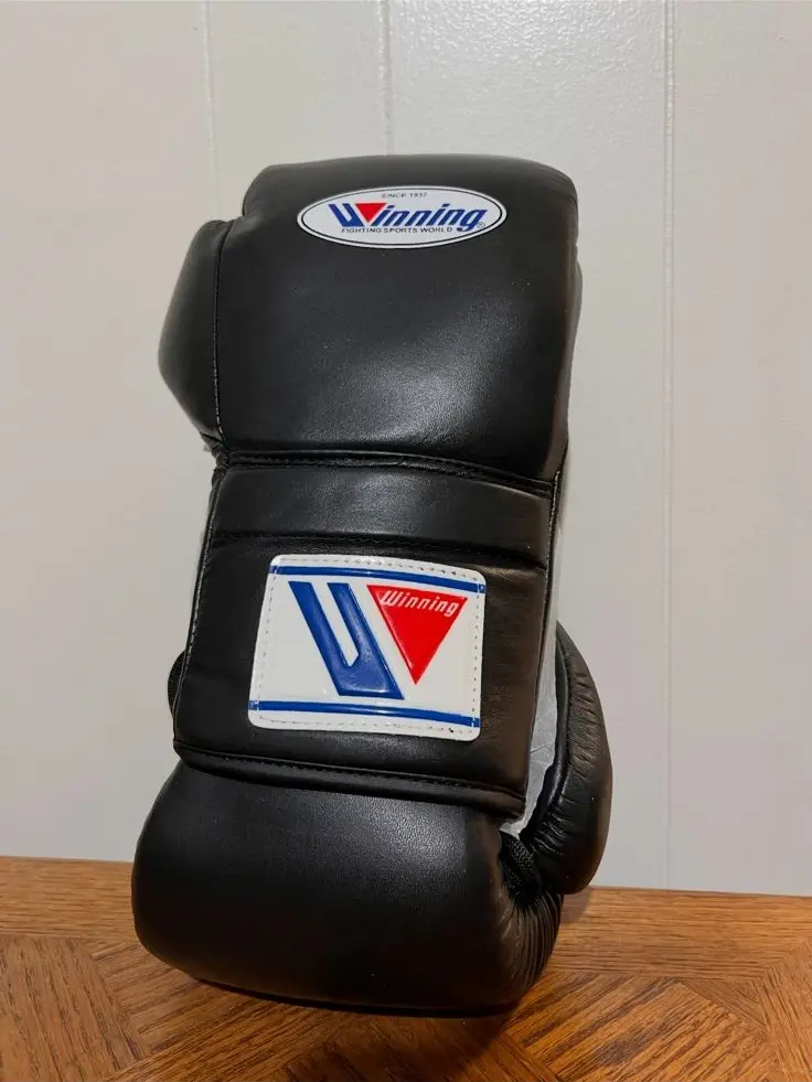 New Black Winning Boxing  Gloves 16oz and 14oz with Laces made from cowhide Leather sameday shipping