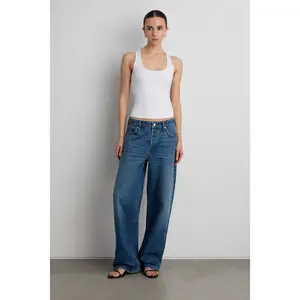 MID-RISE STRAIGHT LEG JEAN