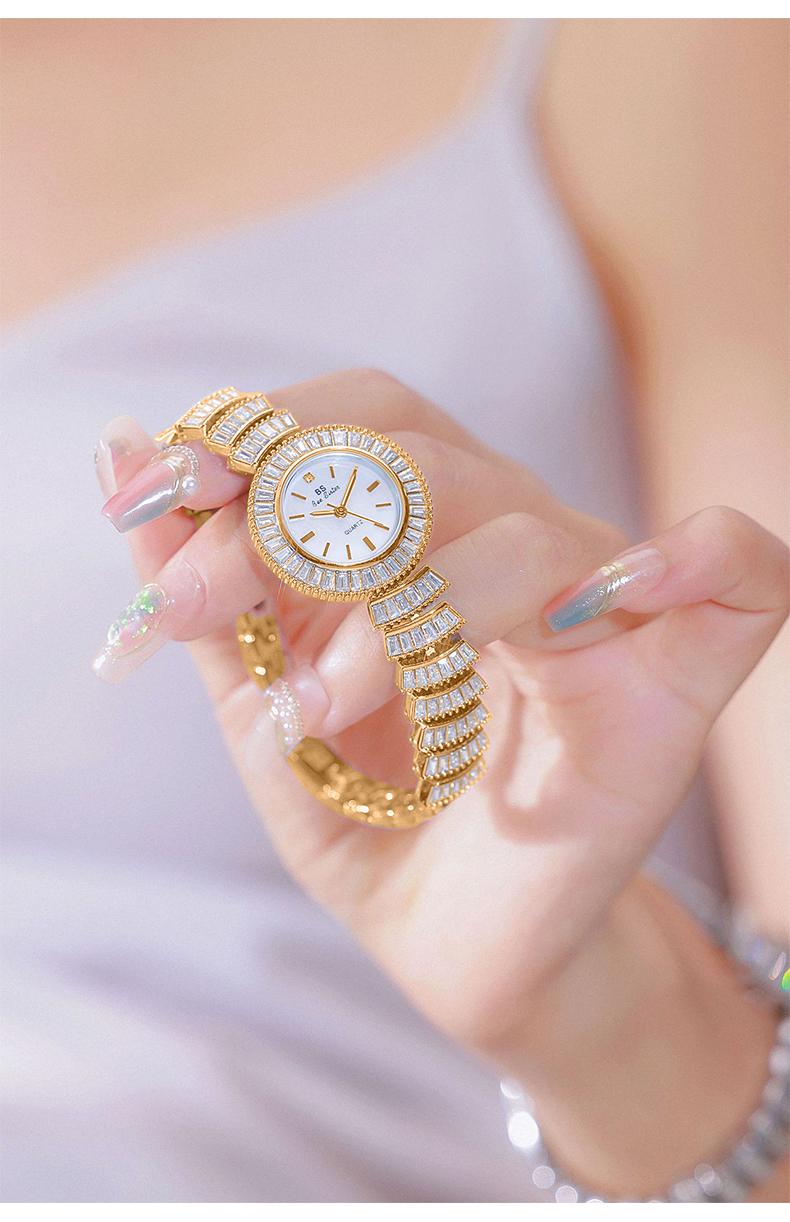 Gold Jewelry Bracelet Watch for Women Luxury Round Dial Full Crystal Design 30M Waterproof Stainless Steel Elegant Wristwatch Fashion Jewelry Gift for Her Sparkling Ladies Watch Trendy Golden Accessories Casual Dress Style