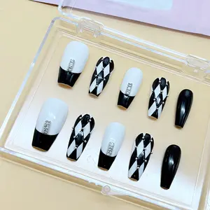 .DP.6388.Black and white checkered wearable nails