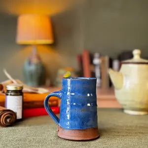 Handcrafted Wheel Thrown Tankard Ceramic Mug - Cozy Multi-Layered Glaze, Microwave & Dishwasher Safe, 16-20 oz Capacity, Reusable Drinkware