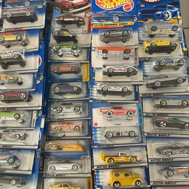 Hot Wheels Diecast Model Toy Car - Single Collectible Entertainment Item