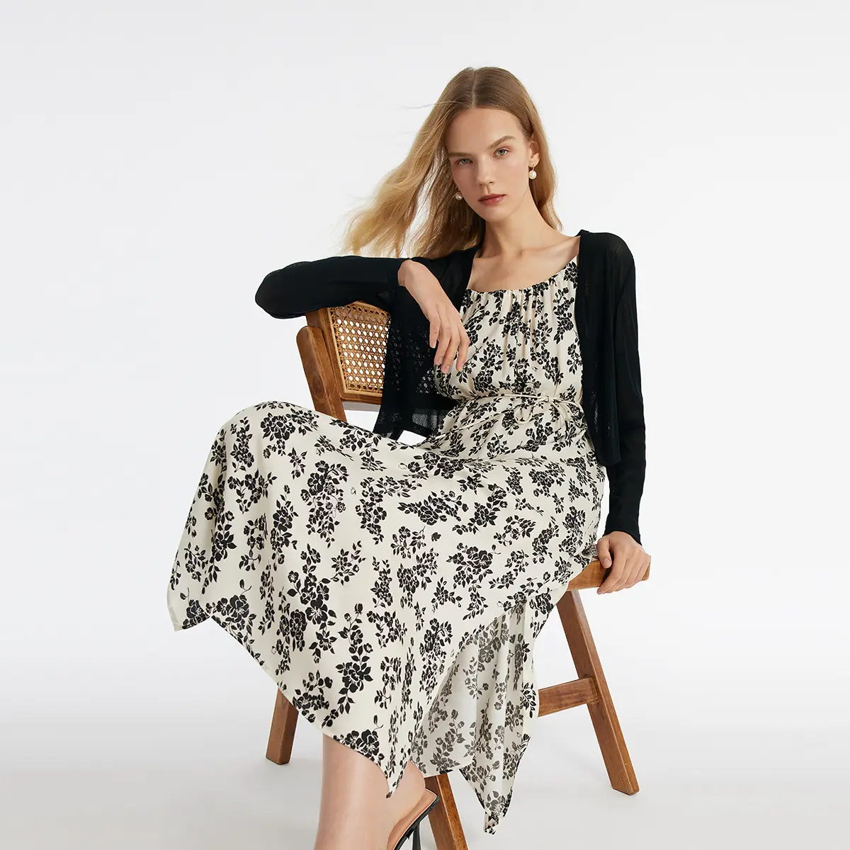 GOELIA Camellia Print Spaghetti Strap Dress And Knitted Cardigan Two-Piece Set for Ladies