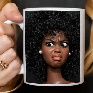 Funny Collection Doll Face Meme Mug, Funny Disgusted Face Ceramic Coffee Cup,Viral Reaction Meme Ceramic Coffee Cup, Dramatic Side Eye Expression Mug, Humorous Sarcastic Coffee Mug for Friends Coworkers, Funny Internet Meme Gift