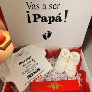 Pregnancy announcement gift box