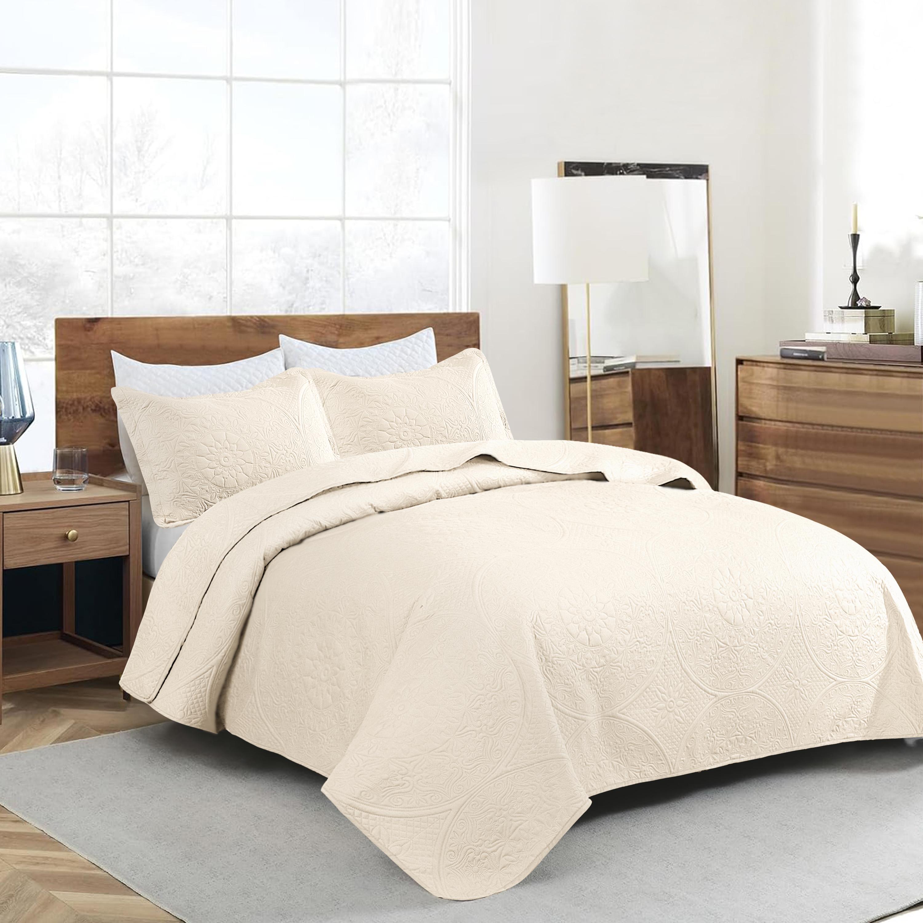 Luxurious 3-Piece Floral Quilted Bedspread Set – Premium Reversible Ultrasonic Embossed Quilt Set – Ultra-Soft Lightweight Microfiber Coverlet – Elegant All-Season Breathable Quilt Bedding Set with Matching Shams