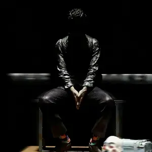 Clown figurine, suitable for car, desktop and office decoration, a creative birthday gift and an ideal Valentine's Day gift for boyfriend.