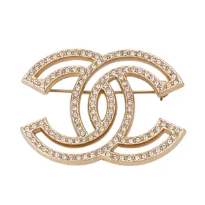 Pre-owned Chanel CC Openwork Crystal Brooch Gold Tone (22P Collection) JLP017380