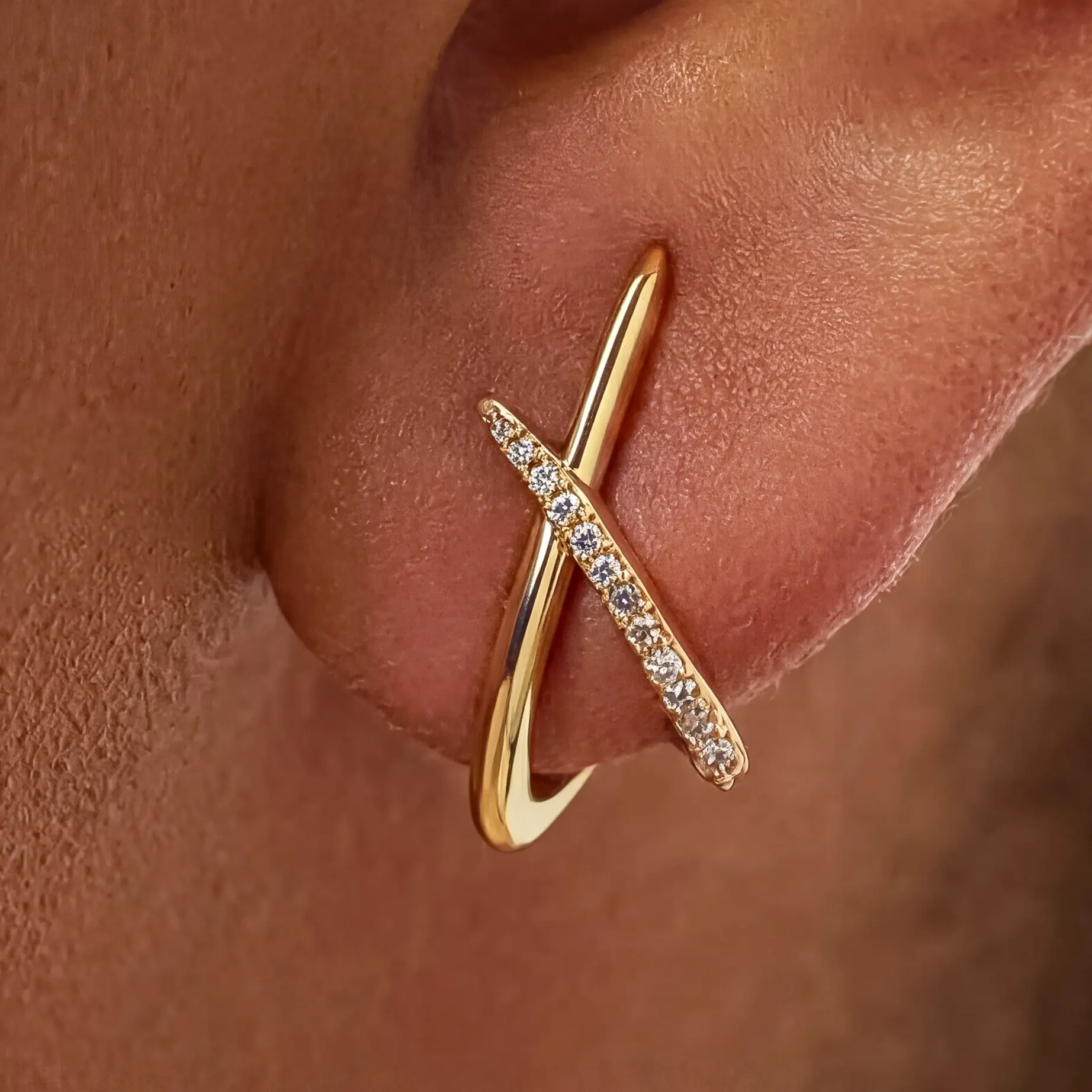 MUMREUES Gold Earrings for Women Trendy,14K Gold Plated Stud Earrings Dainty Earrings Simple Minimalist Cubic Zirconia Diamond Gold Earrings Hypoallergenic Earring for Women Gifts Thanksgiving Gifts