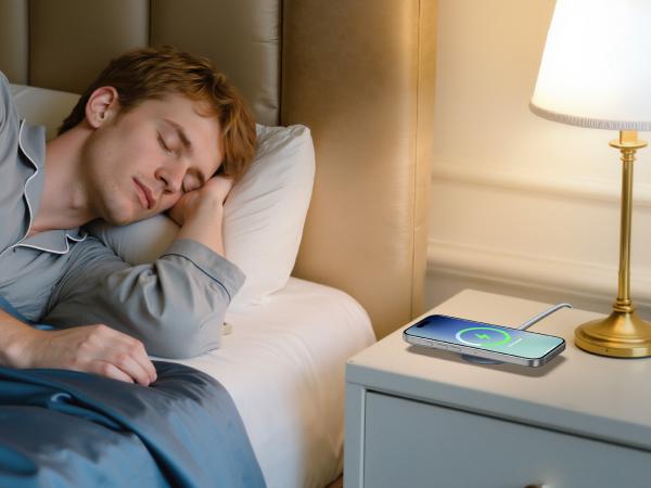 UGREEN 25W Magflow Fast Wireless Charger Pad, Magsafe Qi2 Certified Charging Mat for iPhone 17/16/15/14/13/12 Series AirPods, Compact Slim Travel-Friendly Design，TikTokShopBlackFriday ,TikTokShopHolidayHaul