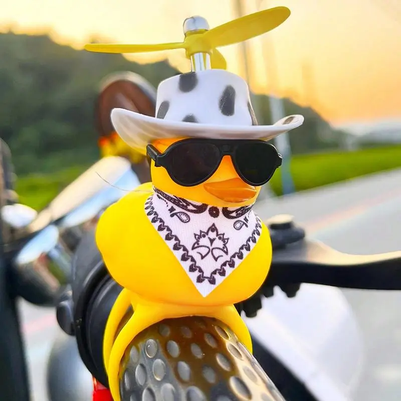 Duck Design Car Ornament, Creative Car Duck Decoration with Sunglasses & Hat & Scarf, Car Interior Decoration Accessories for Car & Motorcycle, Car Trinkets, Car Interior Decorative, Car Accessory, Car Decorations