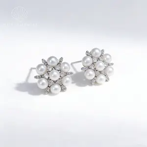 E04-S925 Snowflakes Stud Natural Pearl Earring Round Baby Freshwater Pearl Sterling Silver Metal Part with Cubic Zircon Bling Sparkle Earring