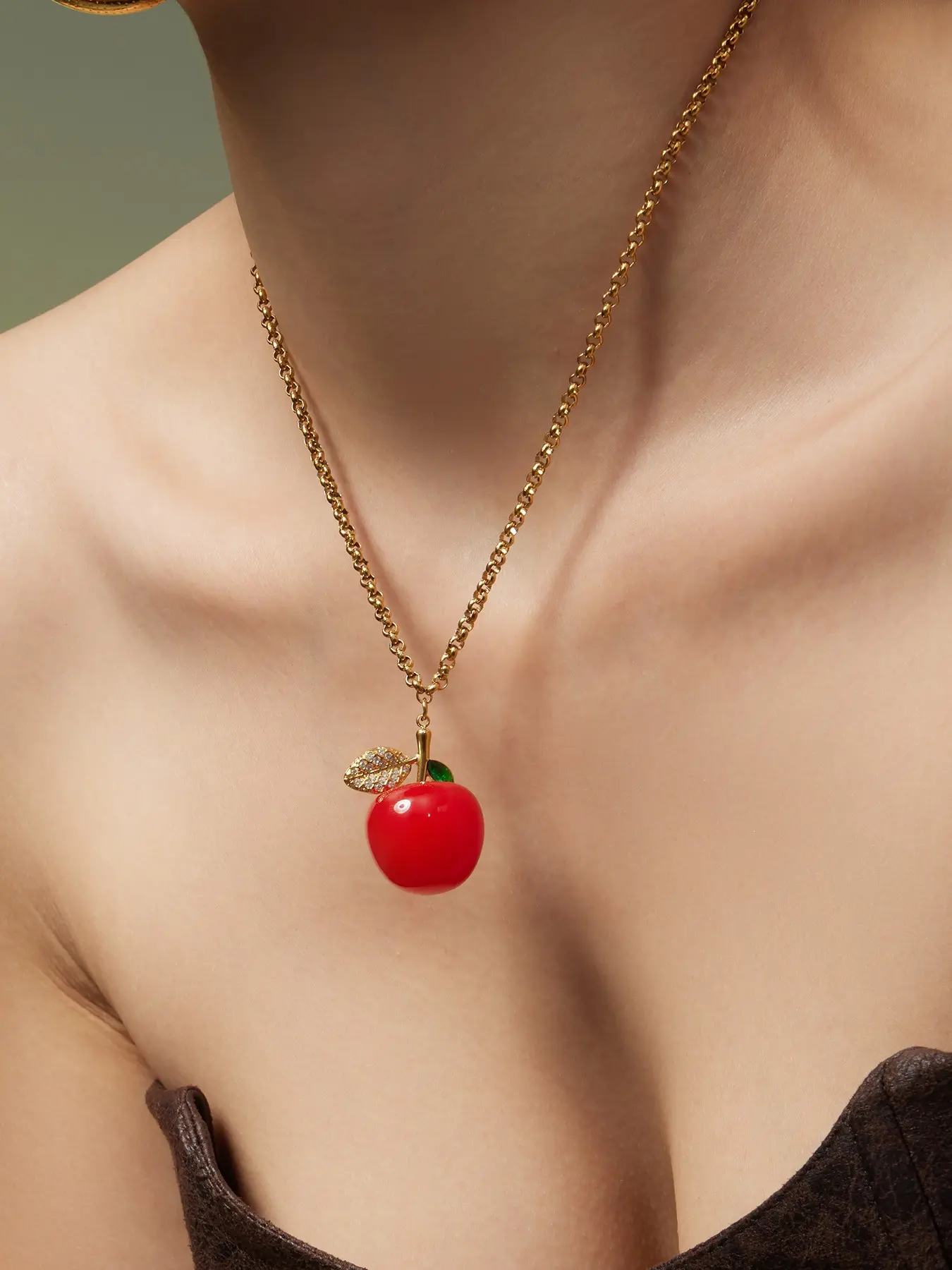 Women's Stainless Steel Necklace with Cherry Pendant, Durable & Stylish Jewelry Accessory for Women, Perfect Gift Idea