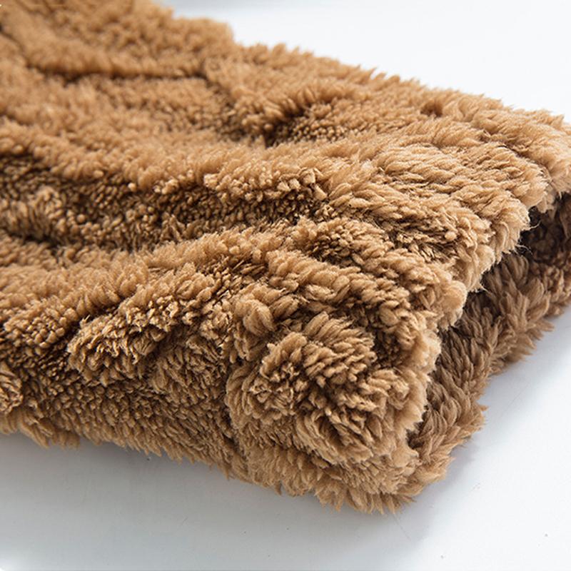 Men's Winter Fleece Hoodie – Thick, Warm Jacket; Features a Zippered Front Closure; Perfect for Various Occasions Such as Everyday Commutes and Weekend Outings, Making It a Versatile Piece in Any Man's Wardrobe. Casual Coats