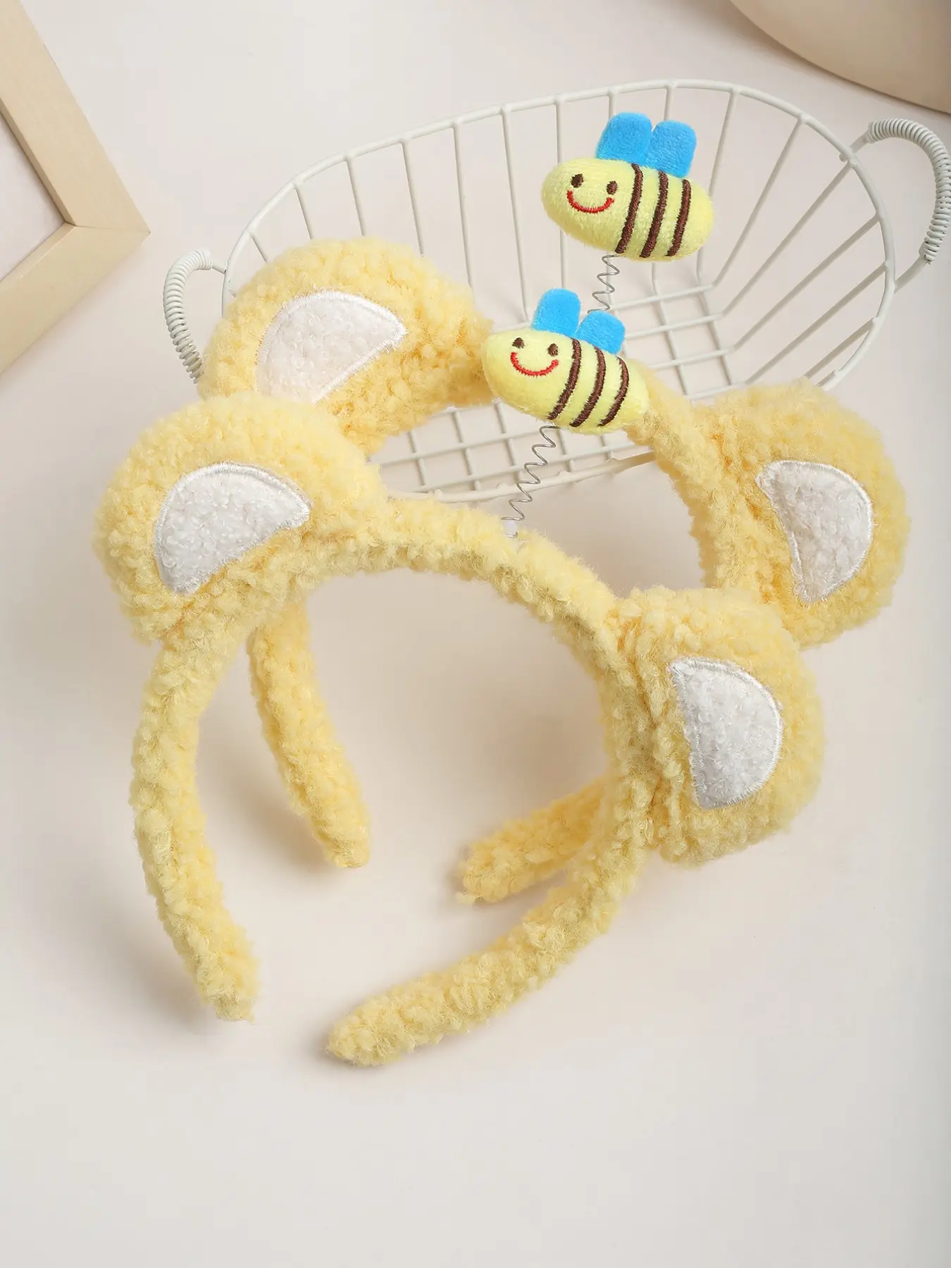 Cute Cartoon Sheep Plush Bear Ears Headband, Spring Design Bee Hair Band, Simple Funny Pressed Hair Accessories for Daily Makeup, Soft Headband, Animal Ears Headband