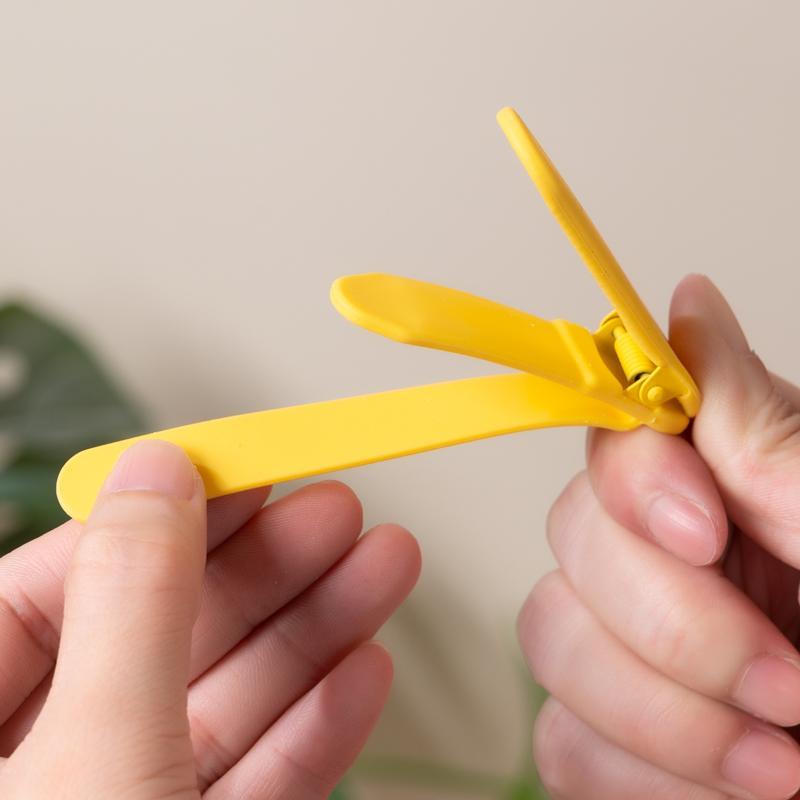 3pcs Silicone Automatic Bookmarks, Book Lovers Gifts forReading Women, Men, Kids, Readers, Unique Cute BookPage Holder Accessories, Stay in Place and Follow as YouRead 3pcs Silicone Automatic Bookmarks, Book Lovers Gifts forReading Women, Men, Kids, Readers, Unique Cute BookPage Holder Accessories, Stay in Place and Follow as YouRead