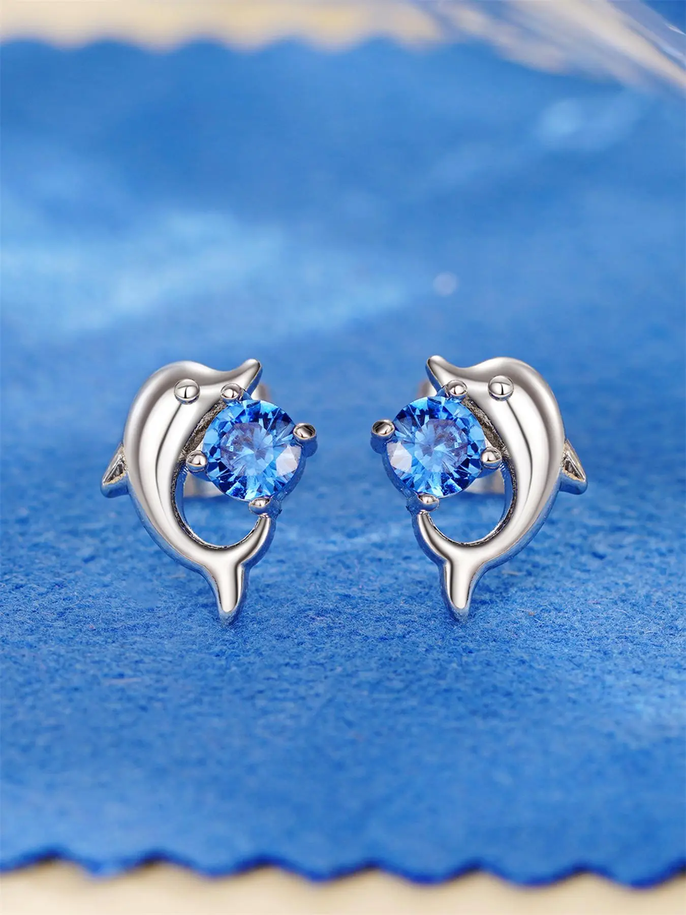 Cute Artificial Zircon Dolphin Decor Stud Embellished Earrings, Shining Earrings, Sparkling Ear Jewelry, Copper Inlaid Zircon Jewelry for Party, Daily Clothing Decor, Trendy All-match & Exquisite Jewelry for Birthday Gift