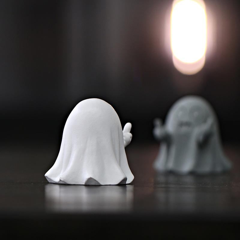 MUNBYN Halloween Gift Ghost Figurine - Funny Middle Finger Ghost Statue for Pranks - Cute Ghost Decor for Halloween Decorations Stone Ornament