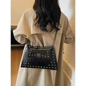 Trendy Luxury Studded Large Tote Bag, Vintage Style Chain Envelope Bag for Women, Versatile Crossbody and Shoulder Bag, PU Tote Satchel