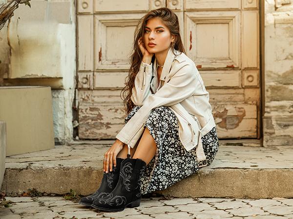 DREAM PAIRS Women's Cowboy Cowgirl Western Boots Embroidered Stitched Ankle Boots Square Toe Chunky Heel Fashion Short Booties with Zipper