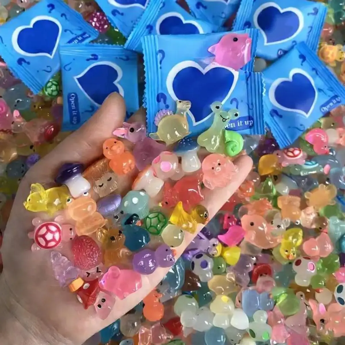 Mini Glow-in-the-Dark Animal Resin Models (Random Color) - 60pc/100pc Bag, Animal Shapes Glowing Art for Dollhouse Decor, Fairy Crafts, Lightweight Desktop Ornaments, DIY Toy Figures Gift