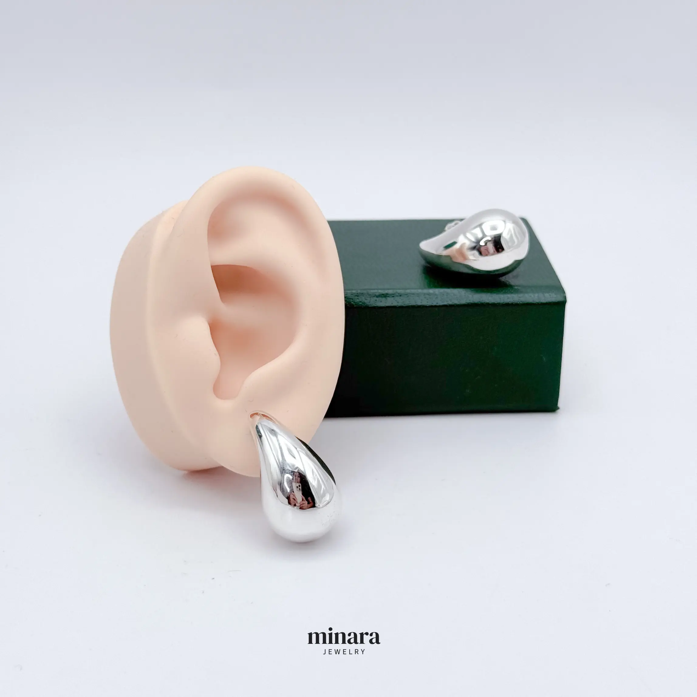 MINARA 950 Silver ARETE GOTA LISA - Elegant Teardrop Design for Women's Fashion Jewelry