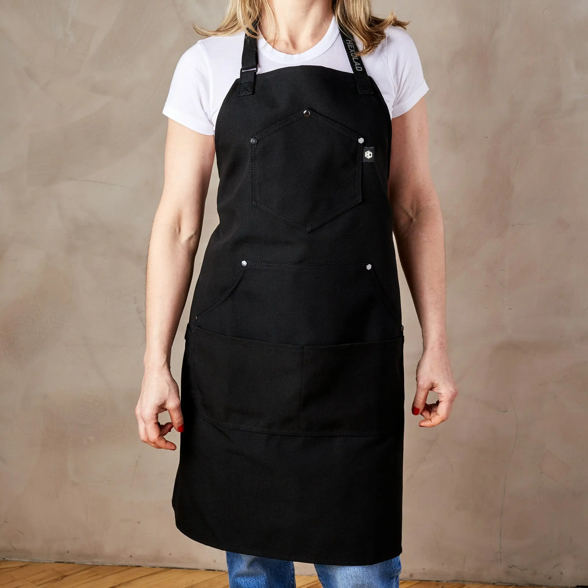 HexClad Eco Modern Chef Apron for Cooking and Grilling, Professional HexTwill Fabric Aprons with Pockets