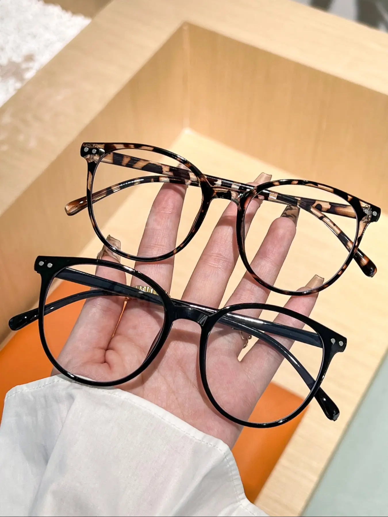 2-Pack Men's and Women's Round Fashion Clear Glasses, Trendy Casual Eyeglasses, Anti-Blue Light Lenses for Daily Wear, Office, and Vacations, Eyewear, Casual Stylish Glasses