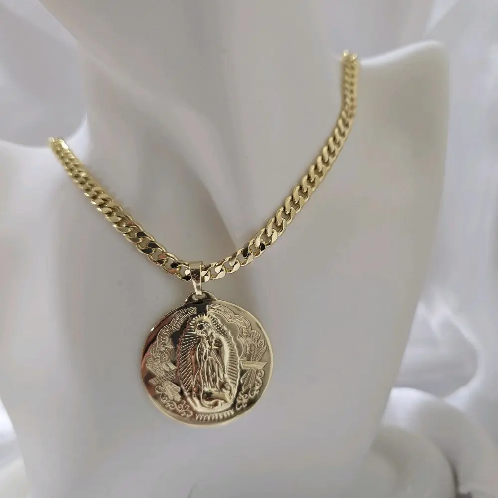 Cadena 248 ubana y 688 Unisex with Gold Plated Medal Necklace for Men and Women