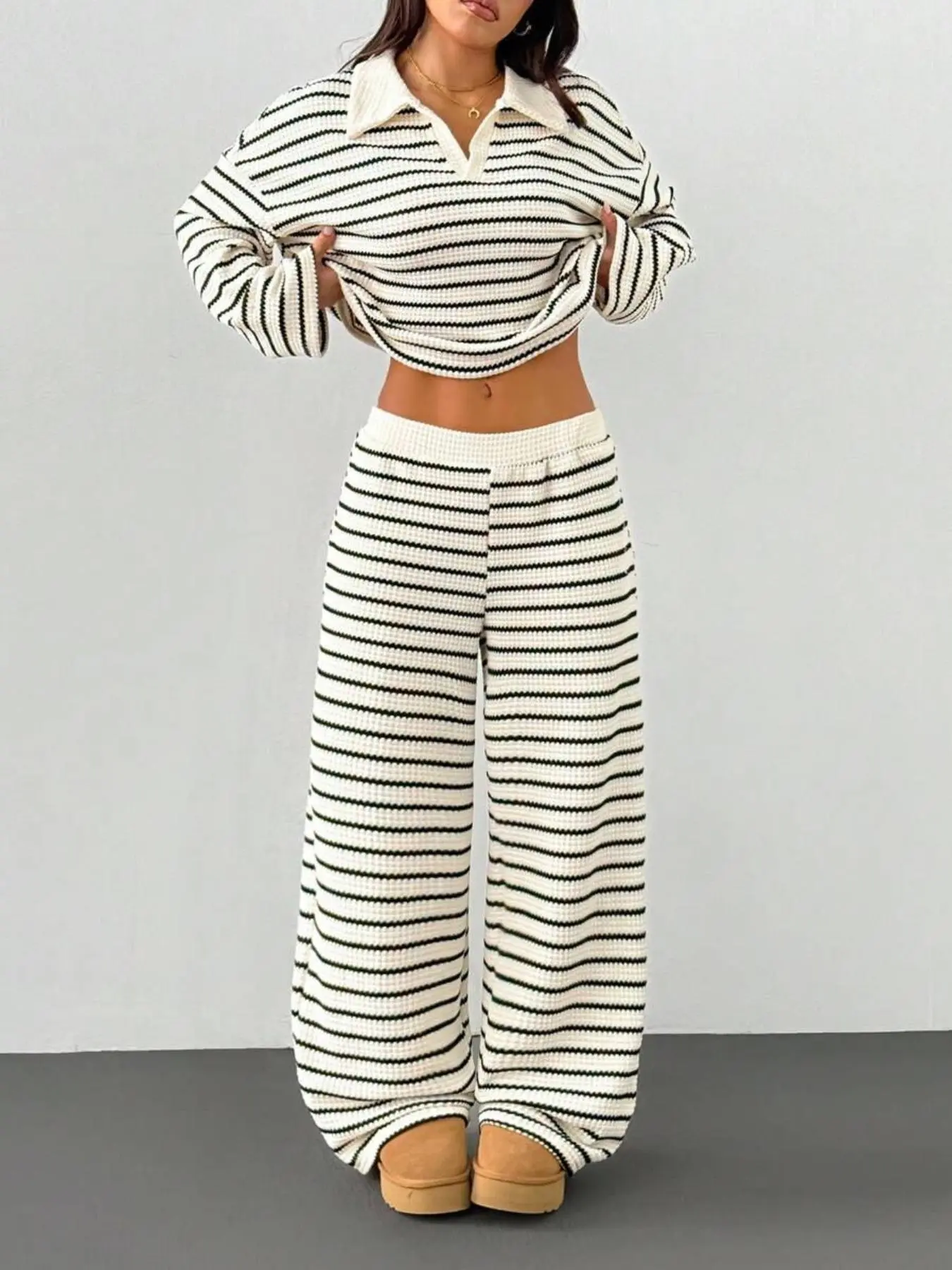 NORA Women's Casual Striped Long-Sleeved Top and Wide-Leg Pants Set, Soft V-Neck Loose Two-Piece Set, Breathable and Pill-Resistant Women's Clothing