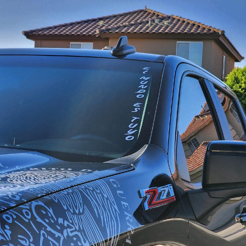 El Mundo Es Tuyo Decal