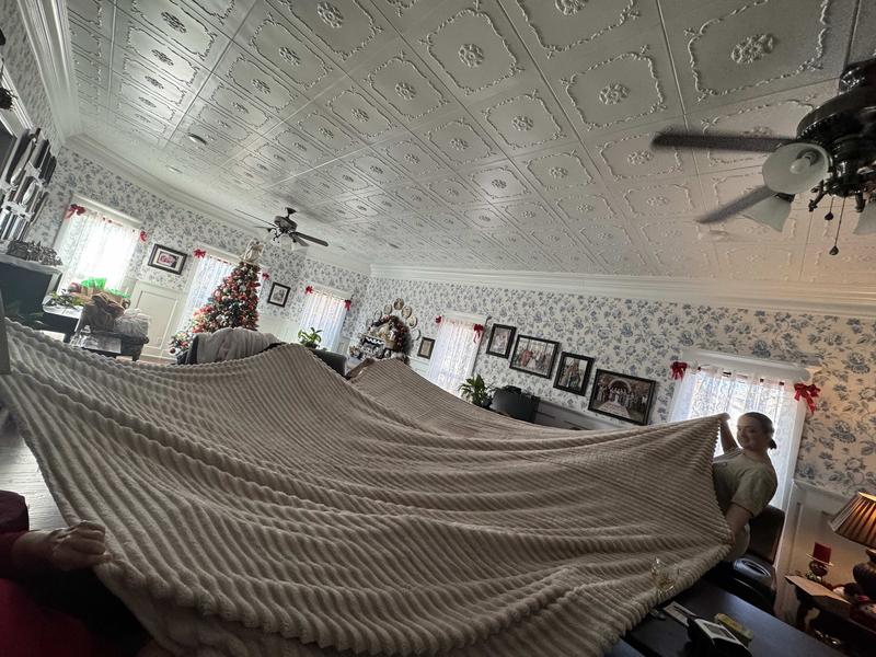 【Valentine's Day gift】Bedsure Luxury  Corduroy Fleece Sleep  Blanket- Ultra Soft, Warm, Cozy Extra Soft  Baby Blanket for Sofa, Bed, Nursery Ideal Seasonal Gift Solid Yellow Color,Autumn Lightweight Comforter