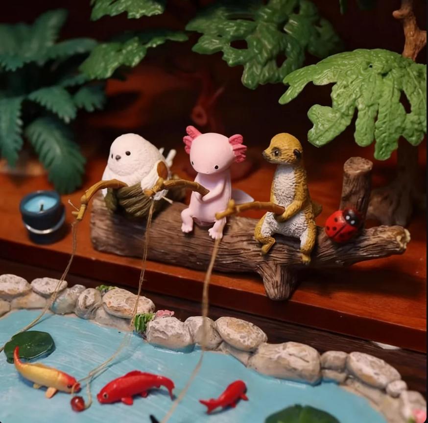 MUNBYN 2026 Mini Animal Desk Figurines Set of 5 Resin Multi-Pose Ornaments, Cute Cartoon-Style Panda, Titmouse, Salamander, Meerkat & Black Bear Desk Companions for Home Offices, Cubicles, Playful & Charming Desktop Decorations