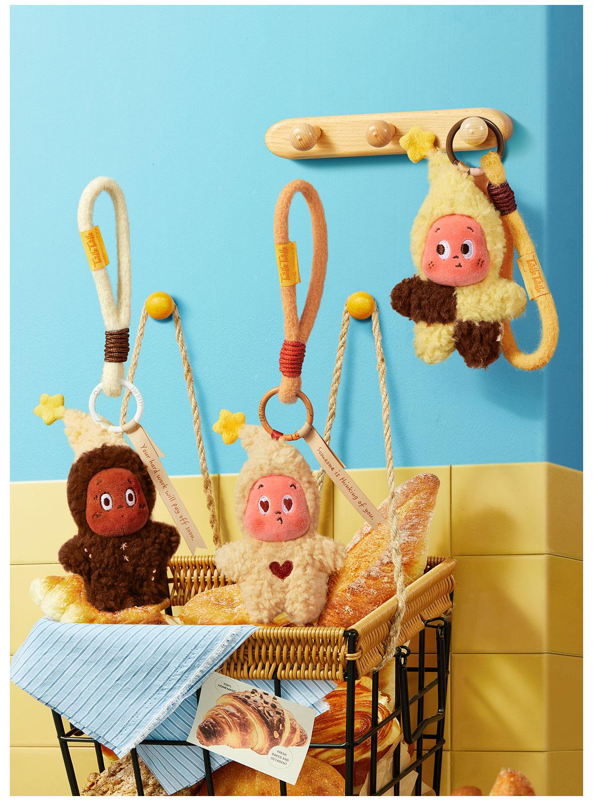 POP MART Twinkle Twinkle Savor the Moment Series-Fresh-Baked Mini Cookies Plush Pendant Blind Box