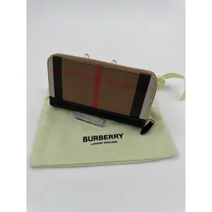 Pre-owned BURBERRY Canvas/Leather Wallet Vintage Check Zip Around in Black Leather Trim