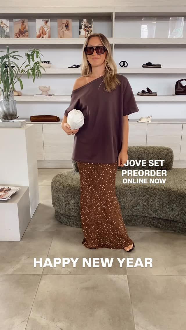 Fisoew Sports  2026 Summer Spring Women's Off-Shoulder Crop Top, Loose Fit, Summer Sports T-shirt, suitable for home wear, travel,