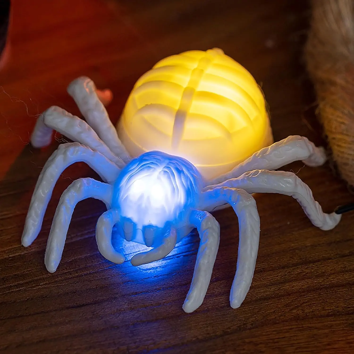 Halloween Decor Spider Lights, Spider LED Night Light, for Indoor Outdoor Halloween Decorations Yard Party House Décor, Outdoor Decorative Led Lights for Patio, Garden, Yard (2pcs)